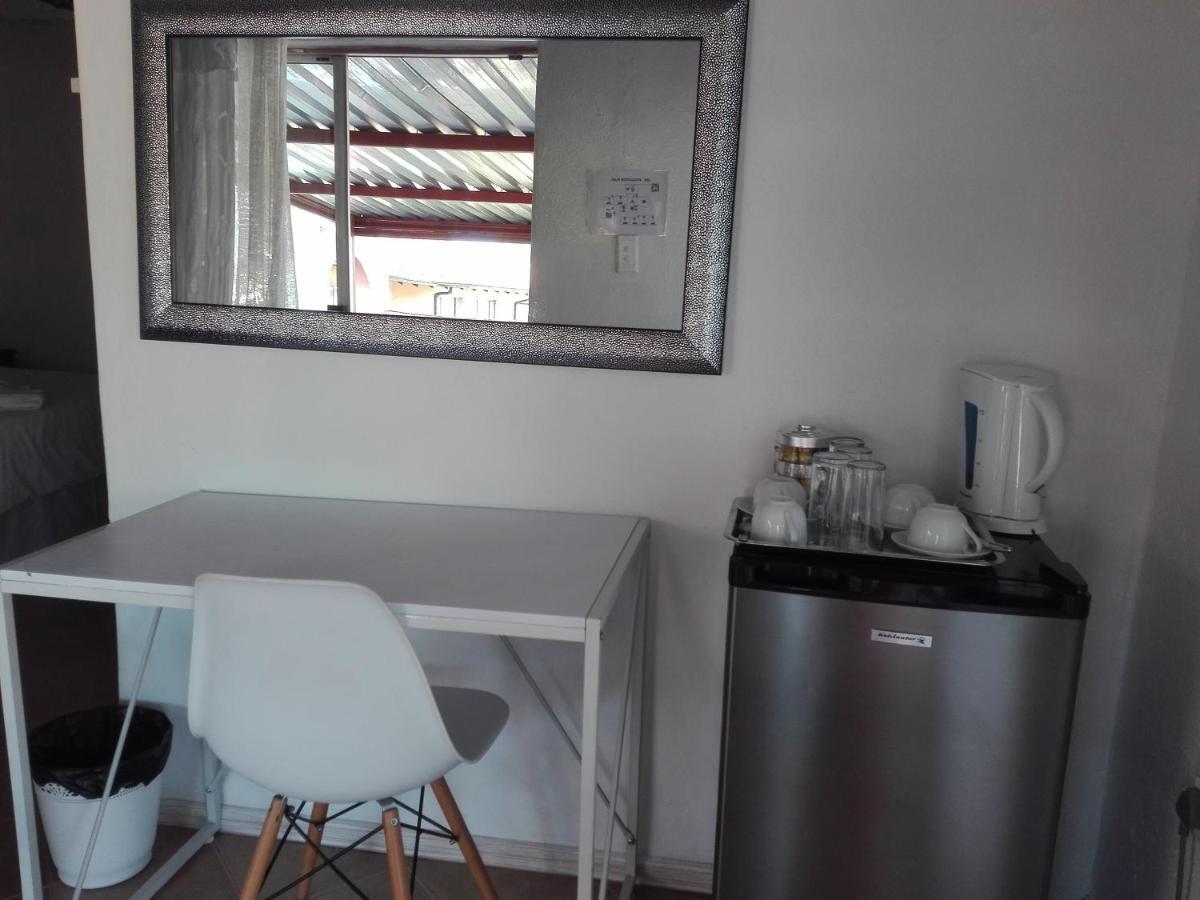 Joezebel Guesthouse Mogwase Eksteriør billede